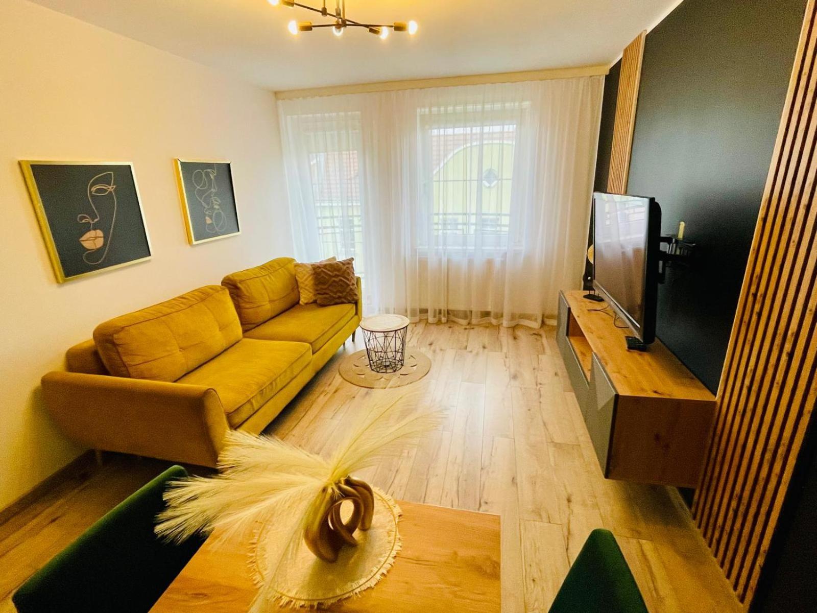 Blue Apartment Close To Old Town ビィドゴシュチュ エクステリア 写真